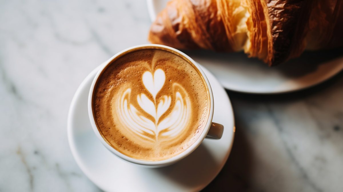 Cappuccino croissant