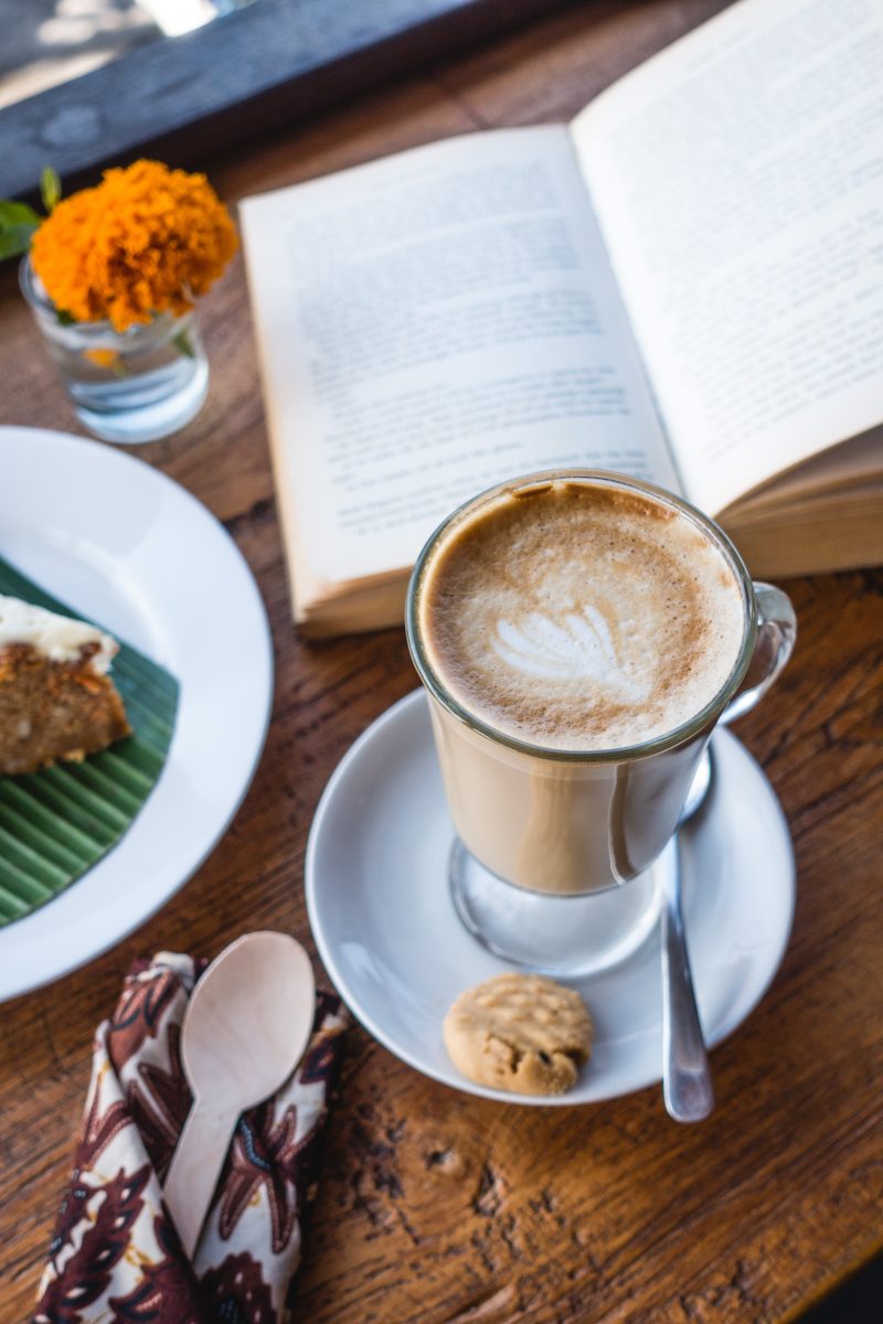Chilling with coffee, cake and a book