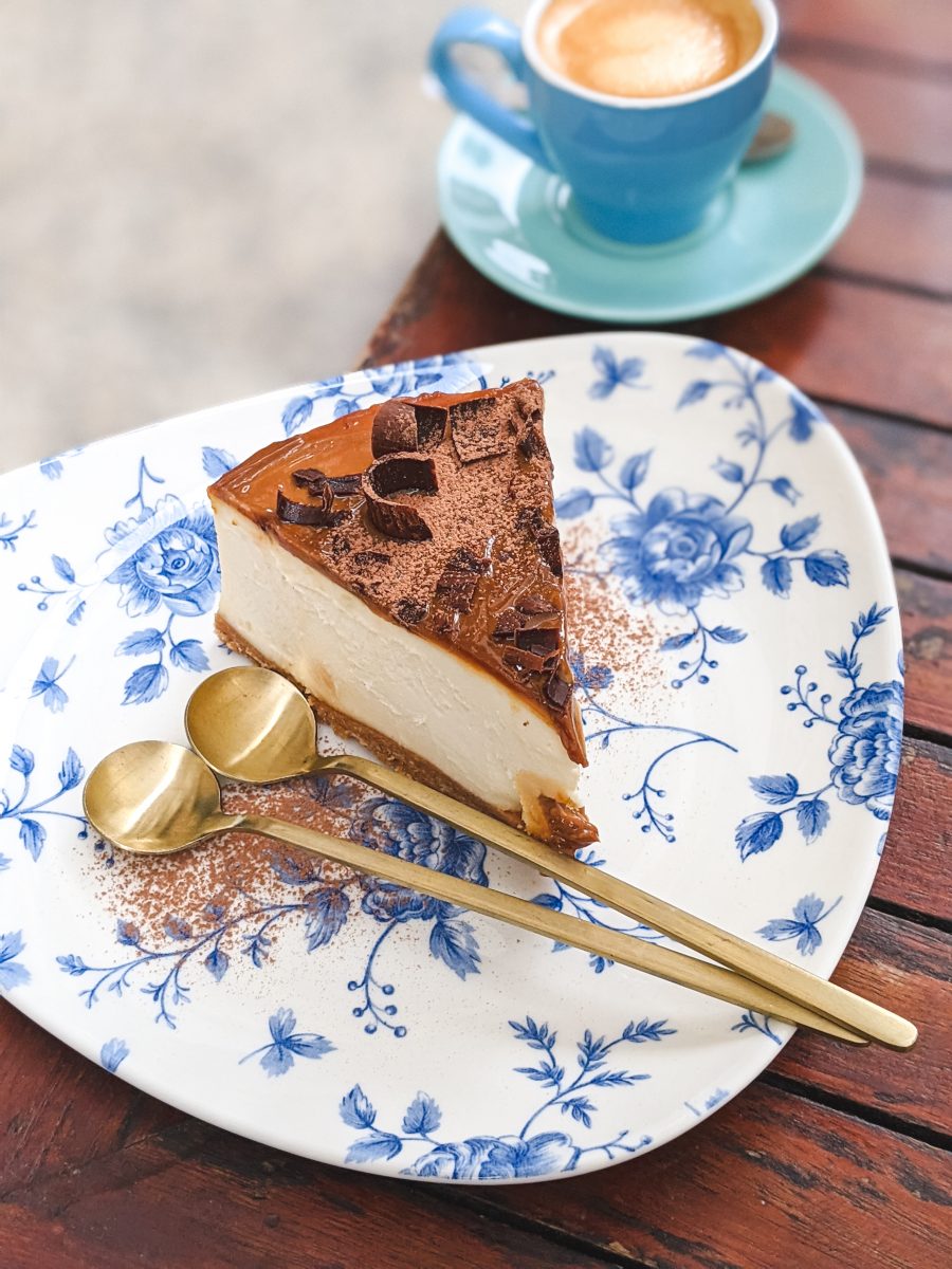 Chocolate cheesecake with coffee