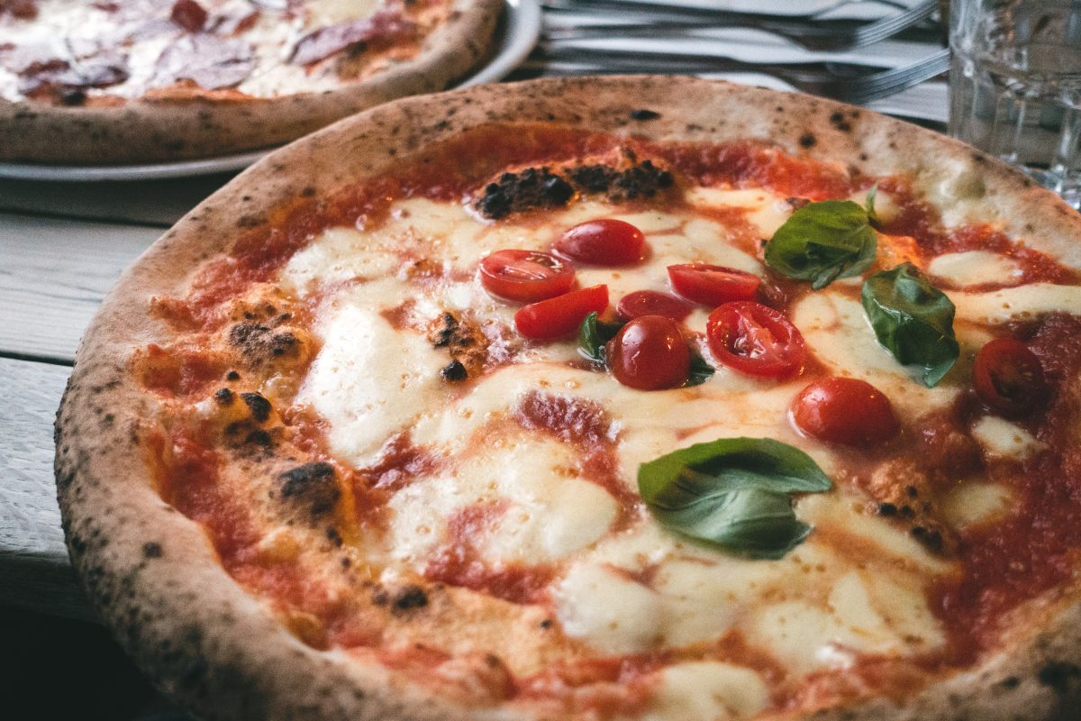 Neapolitan pizza Margherita
